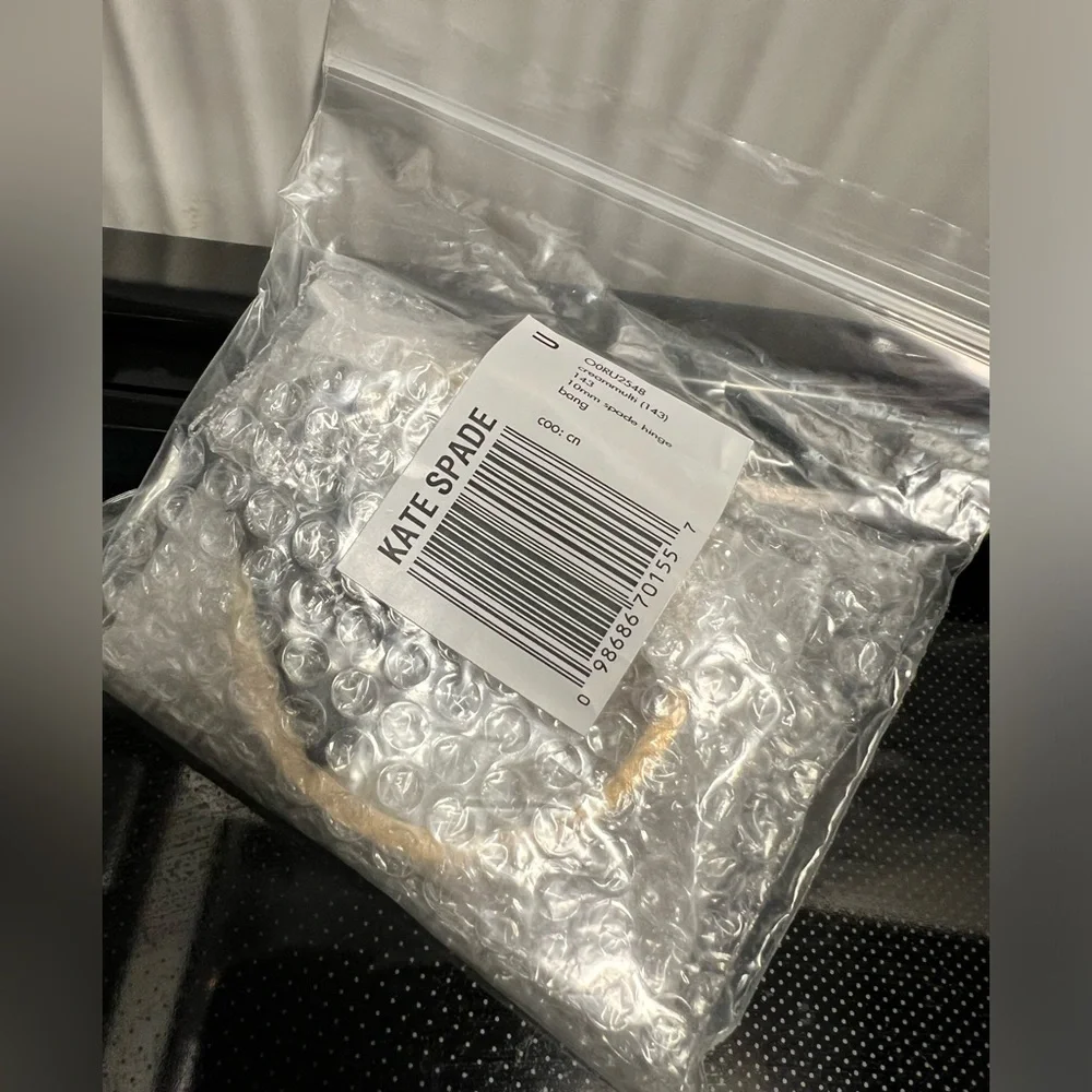 NIP Kate Spade Hole Punch Spade Hinge Bangle - Picture 3 of 12